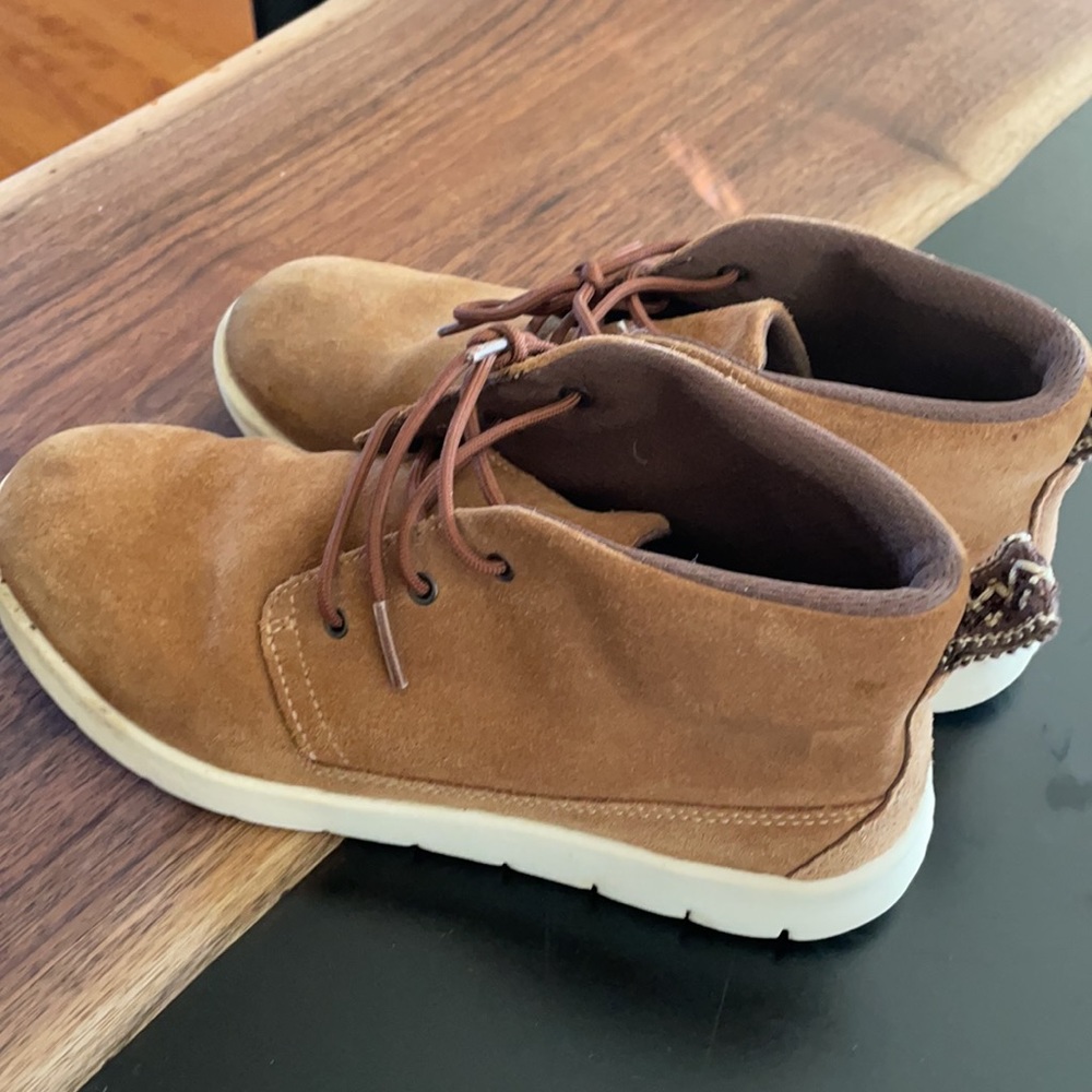 Ugg Canoe Suede Leather Boots